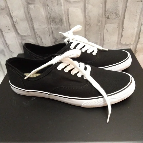 Mossimo Sneakers - Picture 3 of 7